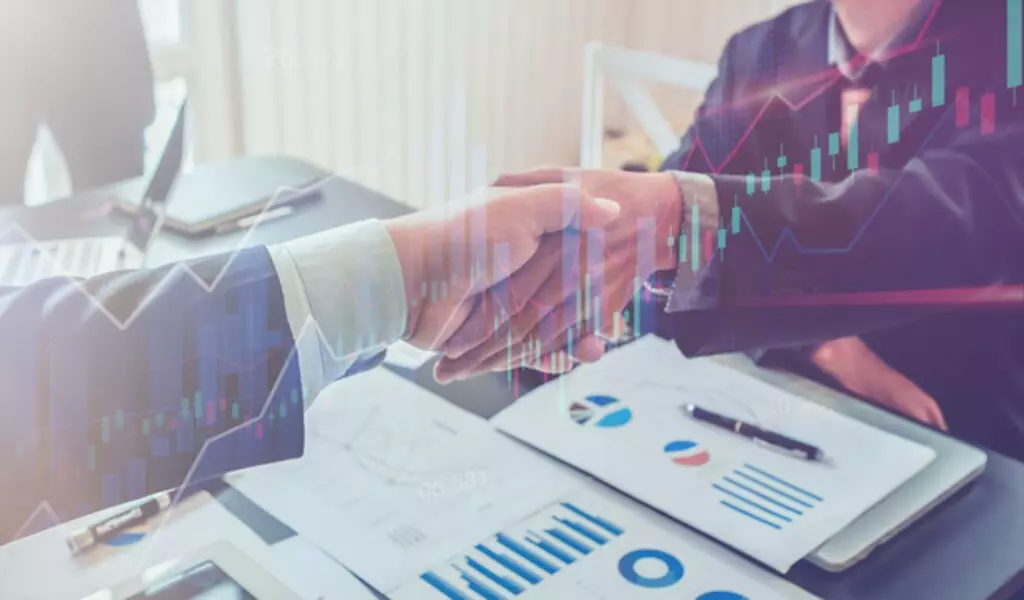 Introducing brokers is an indispensable position in every foreign exchange trading floor.介紹經紀係每個外匯交易場都必備嘅職位。