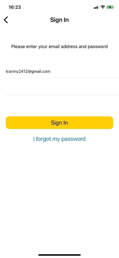 Enter the email and password for your Exness account.輸入你嘅 Exness 帳戶嘅電郵同密碼。